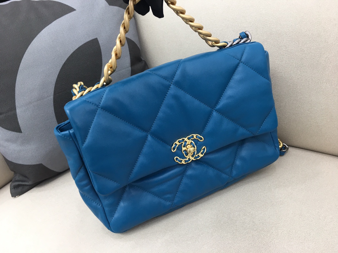 Lambskin 19 Large Handbag Flap Bag AS1161 Blue